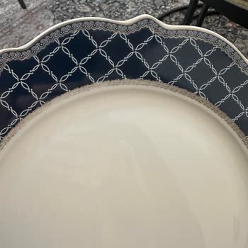 Eliza Yemek Takımında Desen Solması Ve Şirketin Değişim Reddetmesi