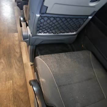 Uzun Boylu Yolcular İçin Uygun Olmayan Otobüs Koltuk Düzeni