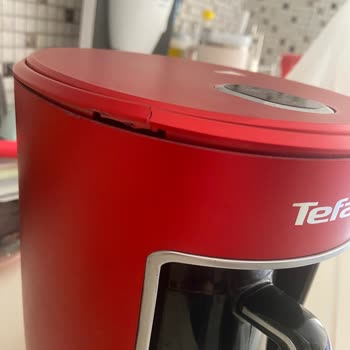 Kırık Kahve Makinesi Ve Kaba Servis Davranışı