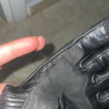 Knox Eldivenin Avuç İçindeki Dikiş Sorunu Ve Garanti Reddi