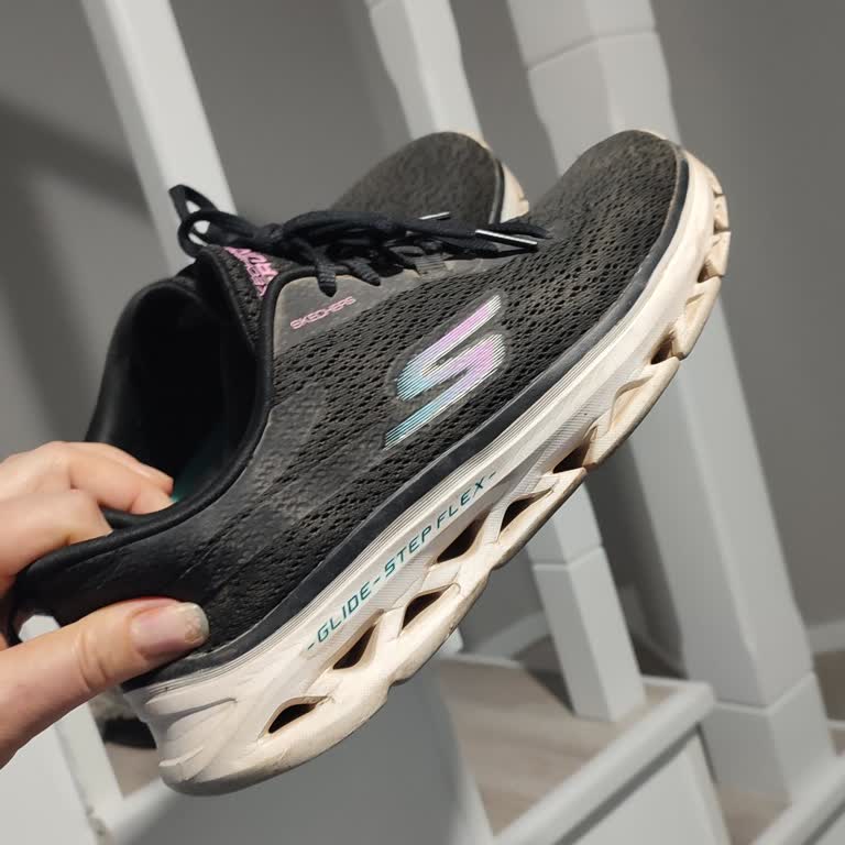 Sağ Bileğimde Sürekli Burkulmaya Neden Olan Skechers Ayakkabı Tasarım Hatası