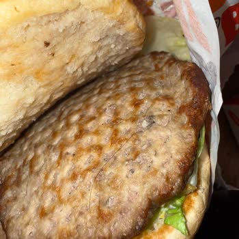 Hamburgerde Kıl Çıktı Hijyen İhlali Ve Ücretsiz Yeniden Gönderim İstiyorum