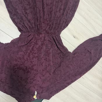 Deklara.co İlk Yıkamada Elbisenin Üzerinde Desenler Çıktı, Kumaşta Bozulmalar Oldu