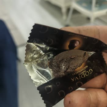 Godiva Kalpli Metal Kutudaki Bozuk Çikolatalar Sağlık Ve Kalite Endişesi