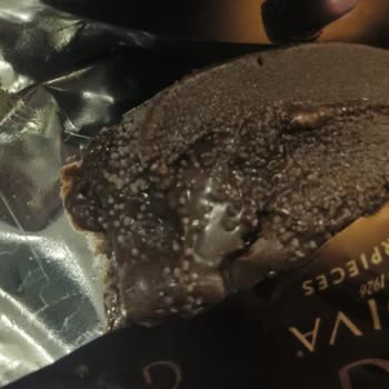 Godiva Kalpli Metal Kutudaki Bozuk Çikolatalar Sağlık Ve Kalite Endişesi