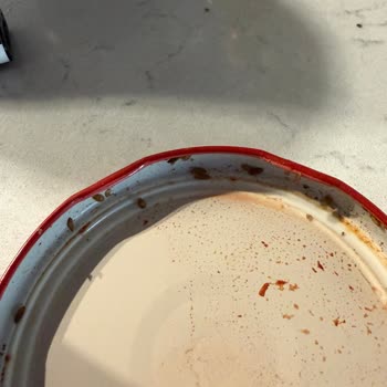 Son Kullanma Tarihi Geçmemiş Migros Domates Salçası Kapağı Çürük