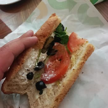 Gebze Center Subway Şubesinde Bayat Sandviç Ve Hijyen Endişesi