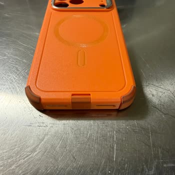 Turuncu İphone Kılıfının Hızlı Kararması Ve Satıcı Garantiyi Reddetmesi