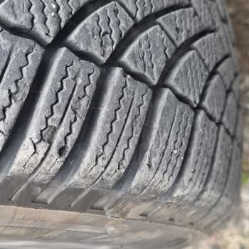 Kısa Sürede Ufalanan Bridgestone Kış Lastiği Garanti Talebi