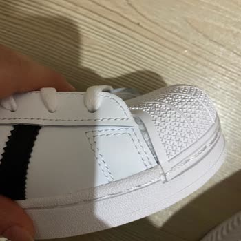 Kusurlu Adidas Superstar Çocuk Ayakkabı İçin Ücretsiz Değişim Talebi