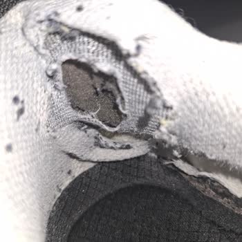 Skechers Ayakkabısındaki İç Astar Yırtılması Ve Mağazanın Haksız Kullanıcı Hatası Reddi