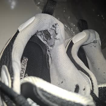 Skechers Ayakkabısındaki İç Astar Yırtılması Ve Mağazanın Haksız Kullanıcı Hatası Reddi