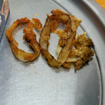 Yanık Ve Çiğ Soğan Halkaları, Müşteri Hizmetinde İlgisizlik