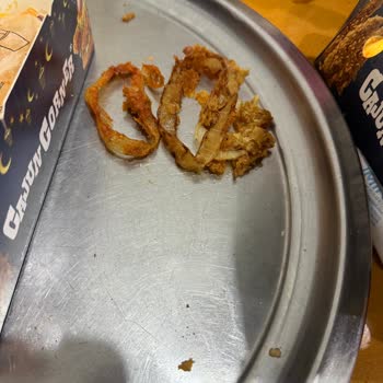 Yanık Ve Çiğ Soğan Halkaları, Müşteri Hizmetinde İlgisizlik