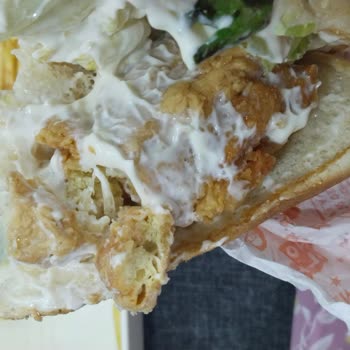 Popeyes İzmir Park Şubesinde Çiğ Tavuk Servisi Ve İade İhmali