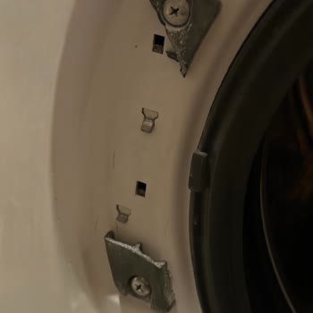 Awox Çamaşır Makinesinin Kapak Menteşesi Kırıldı, Garanti Kapsamında Yedek Parça Talebi