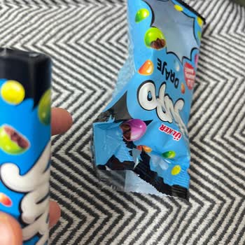 Ülker Yuppo Paketi Açıldığında Draje Dağılması Çocuğu Ağlattı