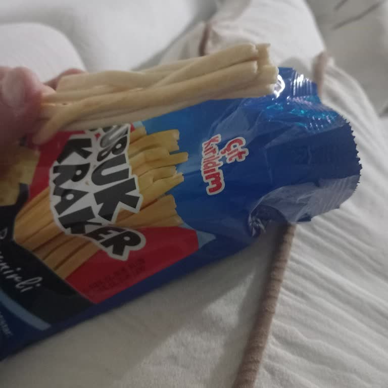 A101 Şubesinde Yapışık Peynirli Çubuk Kraker: Raf Kontrolü Gerekiyor