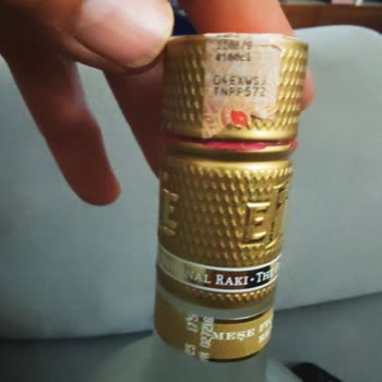 Efe Gold Rakı Tüketiminden Şiddetli Bulantı Ve Eklem Ağrısı, Şirketten Cevap Yok