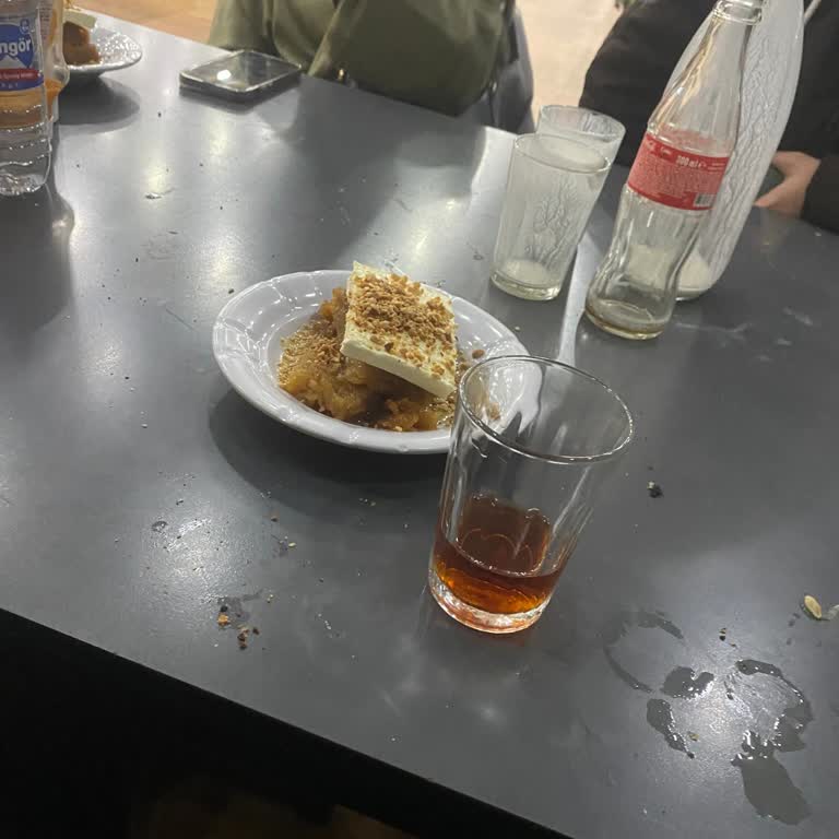 Rings AVM Köfteci Yusuf Şubesinde Eksik Ve Çiğ Sipariş, Uzun Tatlı Beklemesi Ve Personel İlgisizliği