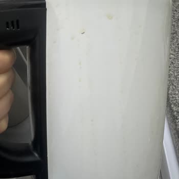 Karaca Züccaciye Çaycıda Boya Atması