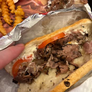 Arbys Zorlu Center Şubesinde Yanmış Yağlı Roast Beef, Yeşilimsi Balık Derisi Görüntüsü Sağlık Riski