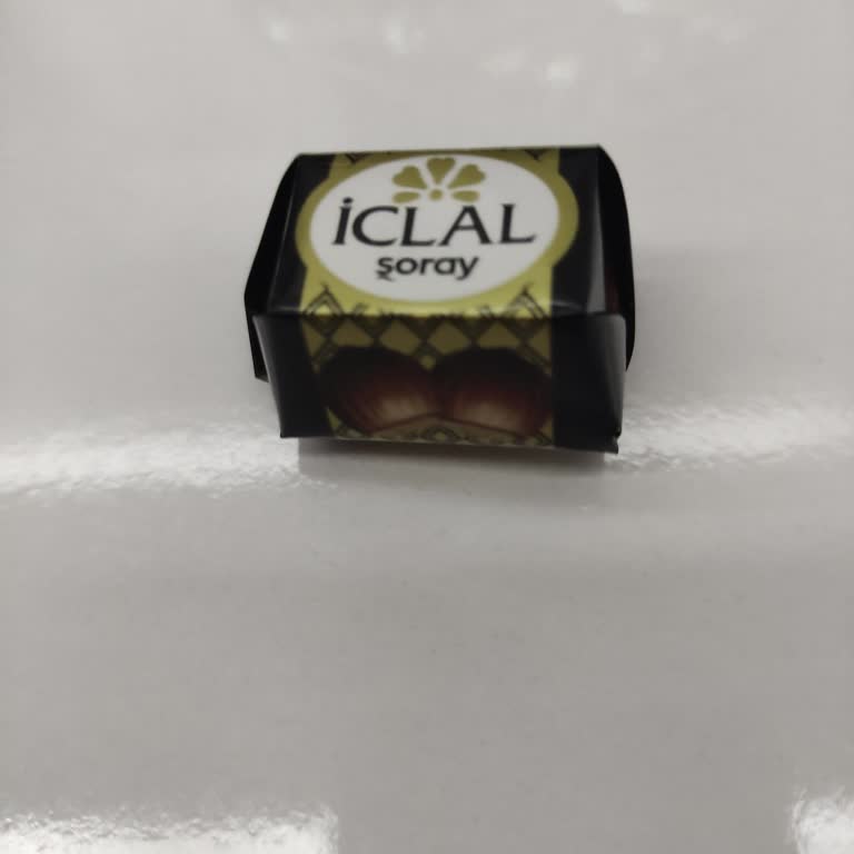 Şoray İclal Çikolatasında Hazelnut Görseli Yanıltıyor Ve İçerik Bilgisi Eksik