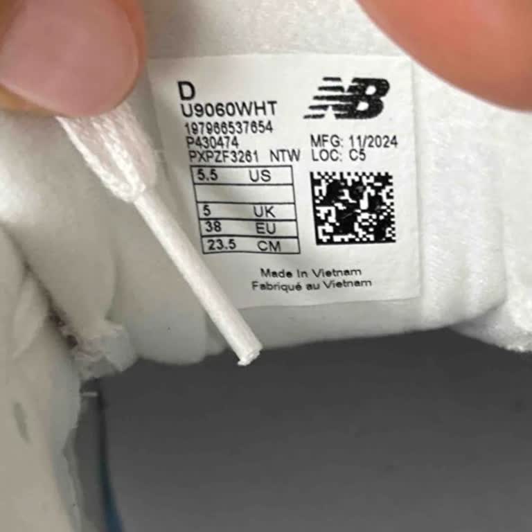 New Balance 9060 Ayakkabısında Domuz Derisi Kullanımı Hakkında Açık Bilgi Talebi