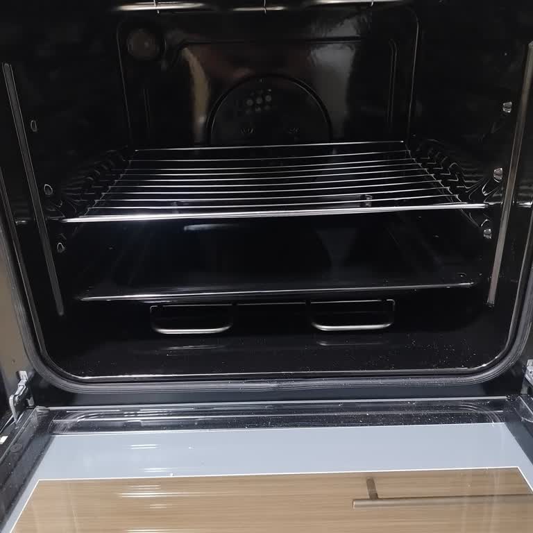 Eksik Fırın Tepsisi Ve Dayanıksız İzgara Telinden Şikayet