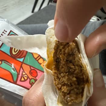 File Market Ayvalık Şubesinde Çiğköfte Dürüme Saç Düşmesi: Hijyen İhlali