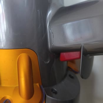 Dyson Süpürgem Kullanılamaz Hale Getirildi, Servis Yardım Etmedi