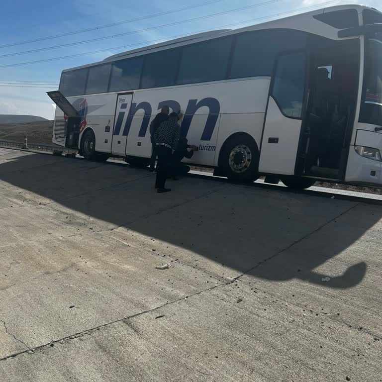 İnan Turizm'de Arızalı Otobüs Güvenliği Riske Attı Ve 2 Saat Bekletti