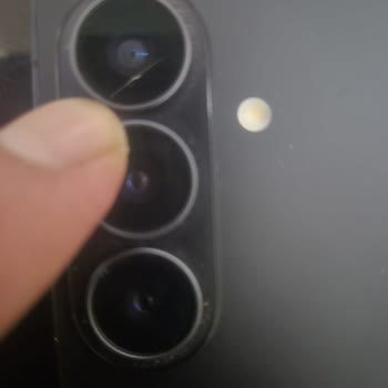 Yeni Samsung S26 Kamera Lensinde Çatlak Görülmesi Ve Değişim Talebi