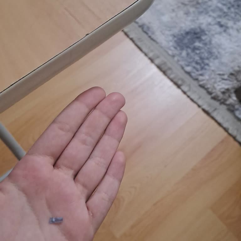 Basit Bir Düşüşte Kalem Gövdesi Kırıldı, Değişim Talebi