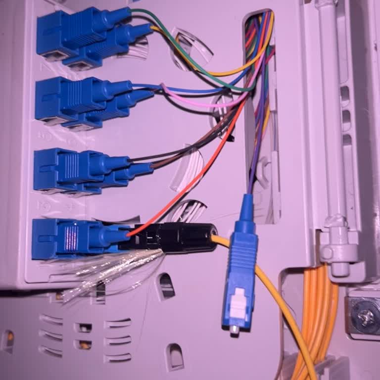 Kablo Net Abonesinin Fiber Kablosunun Yanlış Takılması Sonucu İnternet Kesintisi Ve İş Kayıpları