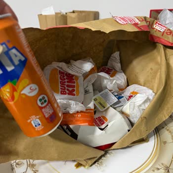 Geç Gelen Ve Eksik, Yanmış, Soğuk Burger King Siparişi İçin Tam İade Talebi