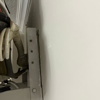 Arçelik Duvar Tipi Klimada Montaj Hatası Ve Düşme Riski