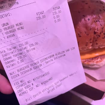 Alerjimi Belirtmeme Rağmen Peynirli Burger Teslim Edildi