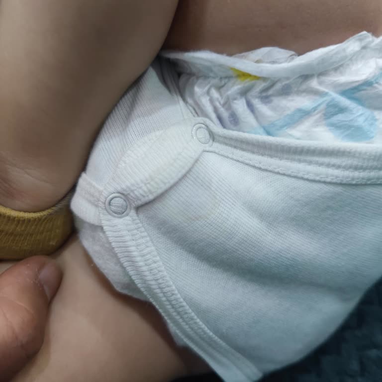 Molfix 4 Numaralı Bebek Bezinde Tam Paket Şiddetli Sızdırma