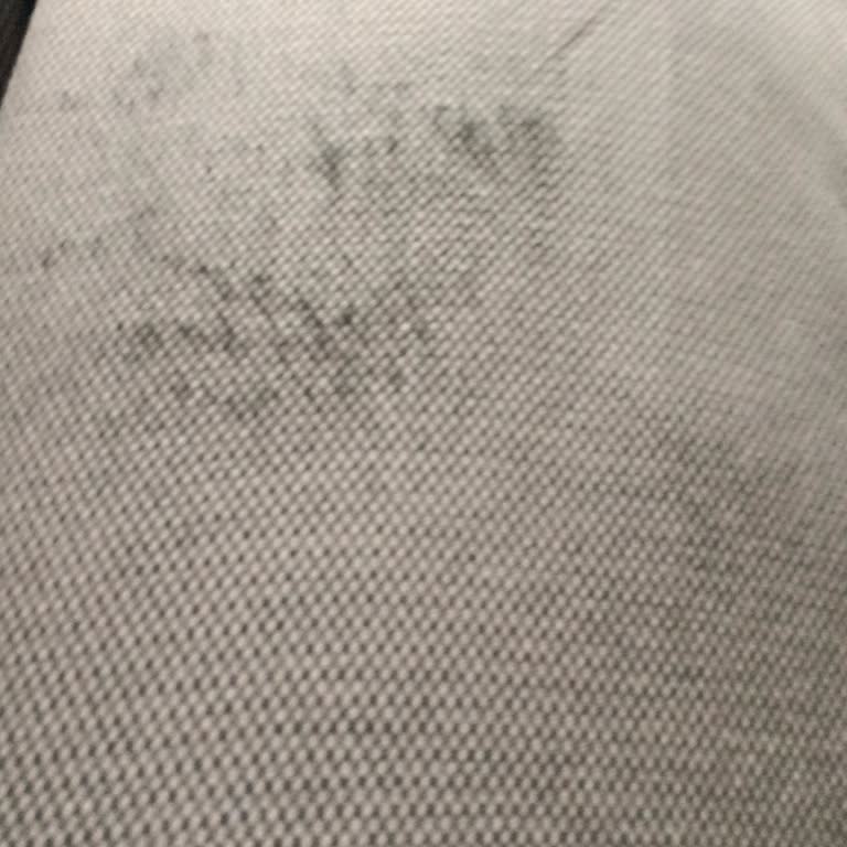 500 TL'lik Slim Fit Gömlekte Tiftiklenme Ve İp Çekilmesiyle Kalite Şoku