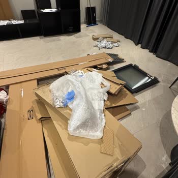 Montaj Eksikliği Ve Kırık Parçalar Nedeniyle Ev Kullanılamaz Duruma Geldi