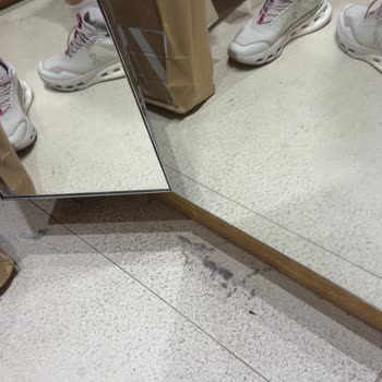 Kabin Görevlisinin Kaba Davranışı Ve Hijyen Eksikliği