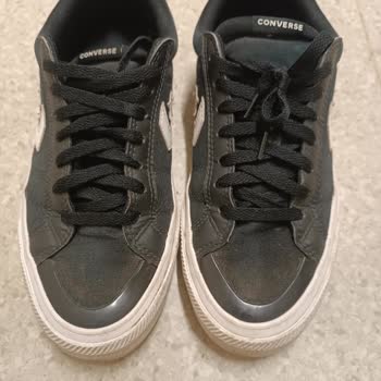 Converse Ayakkabısındaki Renk Solması Ve Yırtılmalara Garanti Reddi