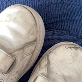 Adidas Ayakkabısı 5 Ayda Yırtıldı, Mağaza Çözüm Sunmadı