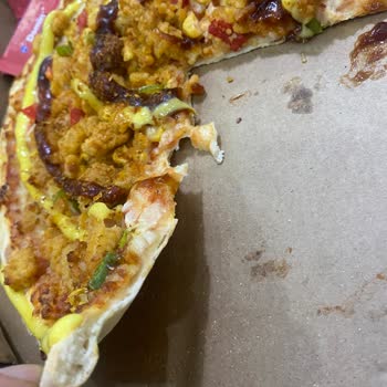 Kartepe Şubesinde Yanlış Boy Pizza, Sarımsak Kenarı Yok Ve İstemediğim Biber
