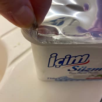 Küflü Süzme Peynir Ve Paketteki Sızıntı Şikayetim