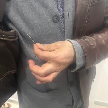 Göğsüme Batan İğne Nedeniyle Derimod Montunda Güven Kaybı Ve İade Talebi