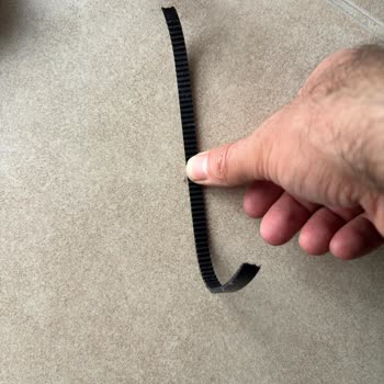 Bissell Halı Yıkama Makinesinin Kayışı Kırıldı, Garanti Parçası Stokta Yok Ve Uzun Süre Bekletiliyor