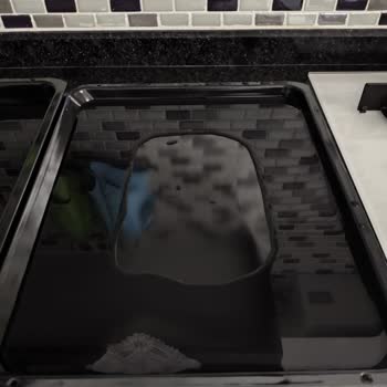 Arçelik Ankastre Fırın Tepsileri İnce Ve Esnek Çıkıyor, Yemek Pişirme Kalitesinde Sorun