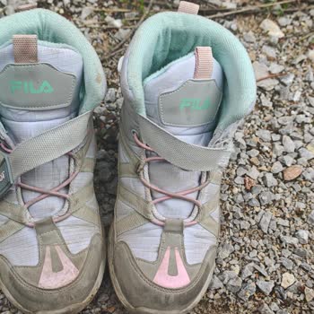 Deichmann Çocuk Botunda Su Alma Ve Cırt Cırt Kırılması